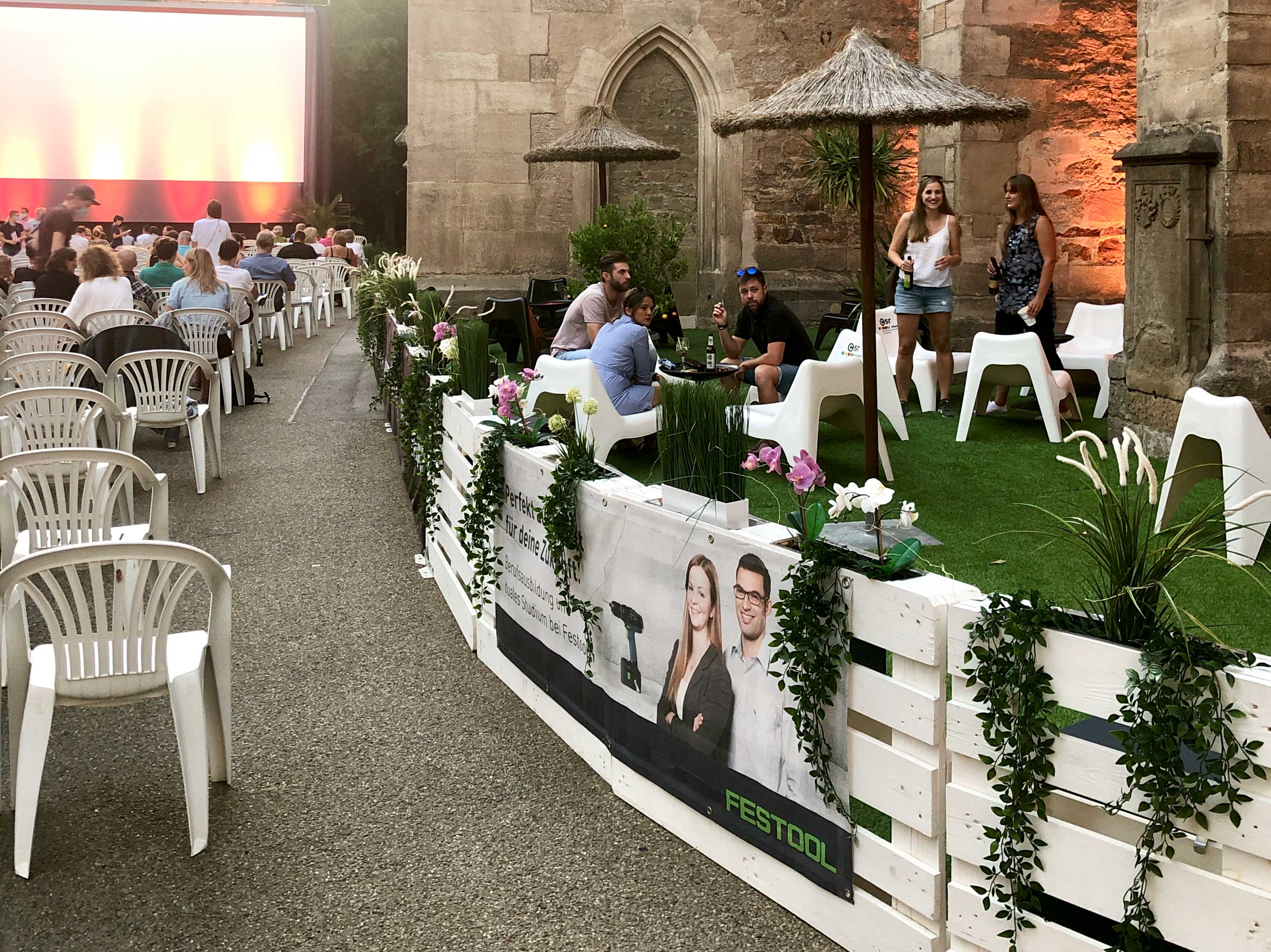Festool Gartenlounge Sommernachtskino